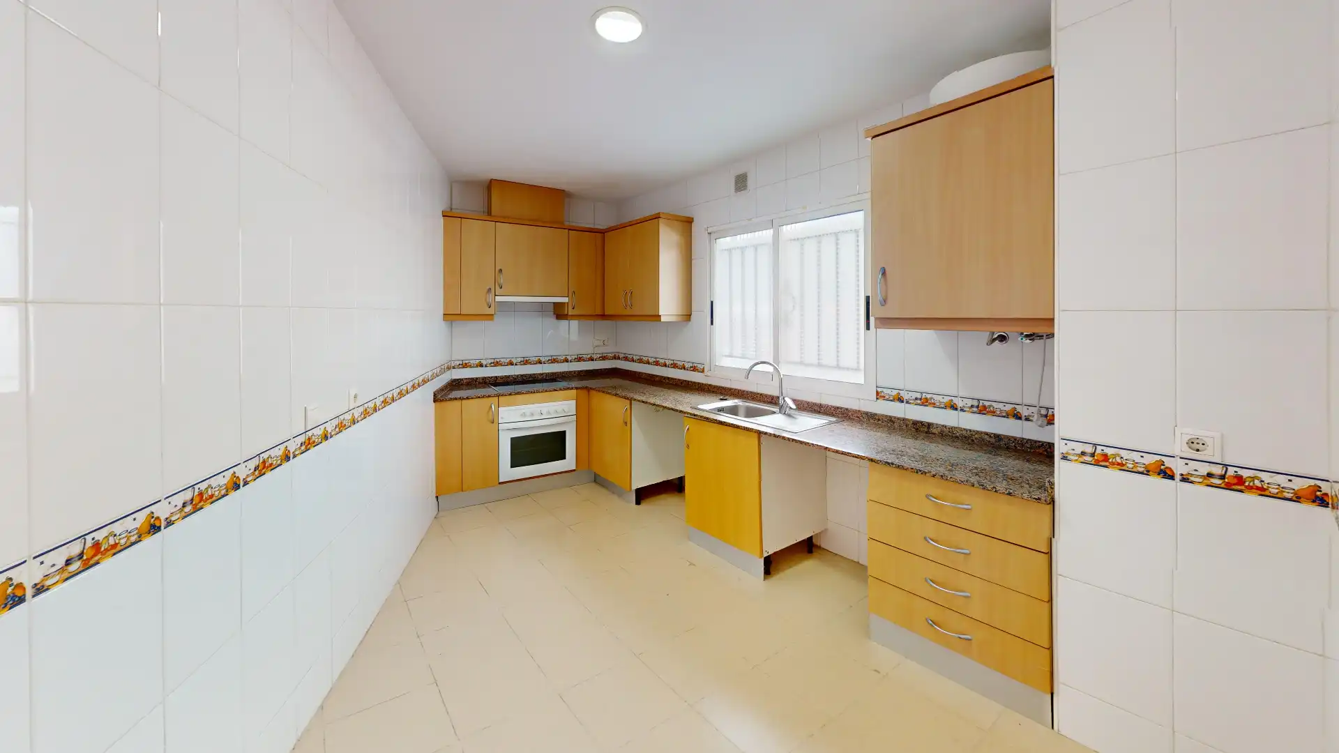 Kitchen of Flat for sale in Alicante / Alacant  with Storage room, Oven and Balcony