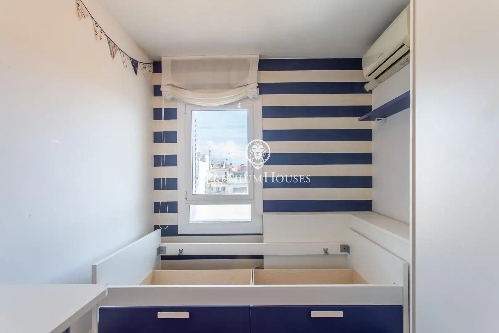 Balcony of Attic for sale in Mataró  with Air Conditioner, Heating and Parquet flooring
