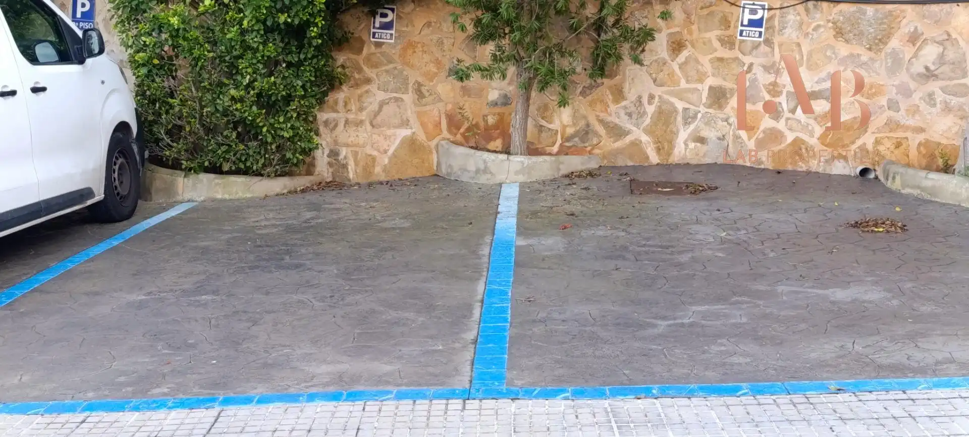 Parkplatz von Dachboden zur Miete in Andratx mit Klimaanlage, Heizung und Privatgarten