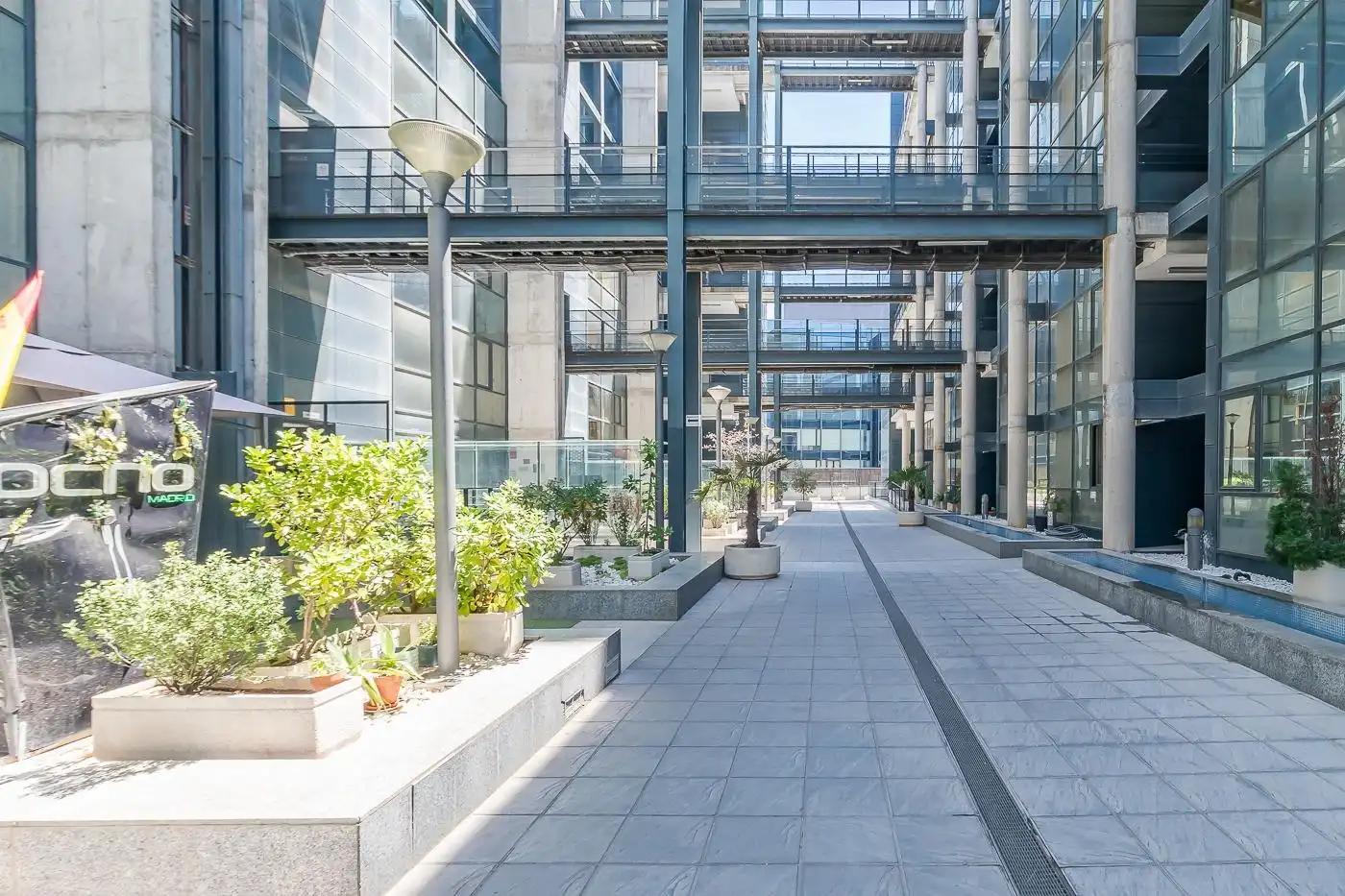 Vista exterior de Dúplex de alquiler en Madrid con Aire acondicionado, Calefacción y Parquet