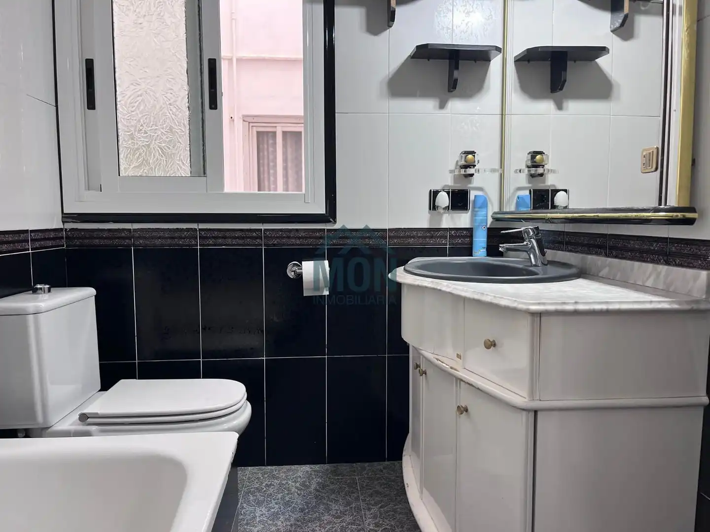 Baño de Piso en venta en Valencia con Horno