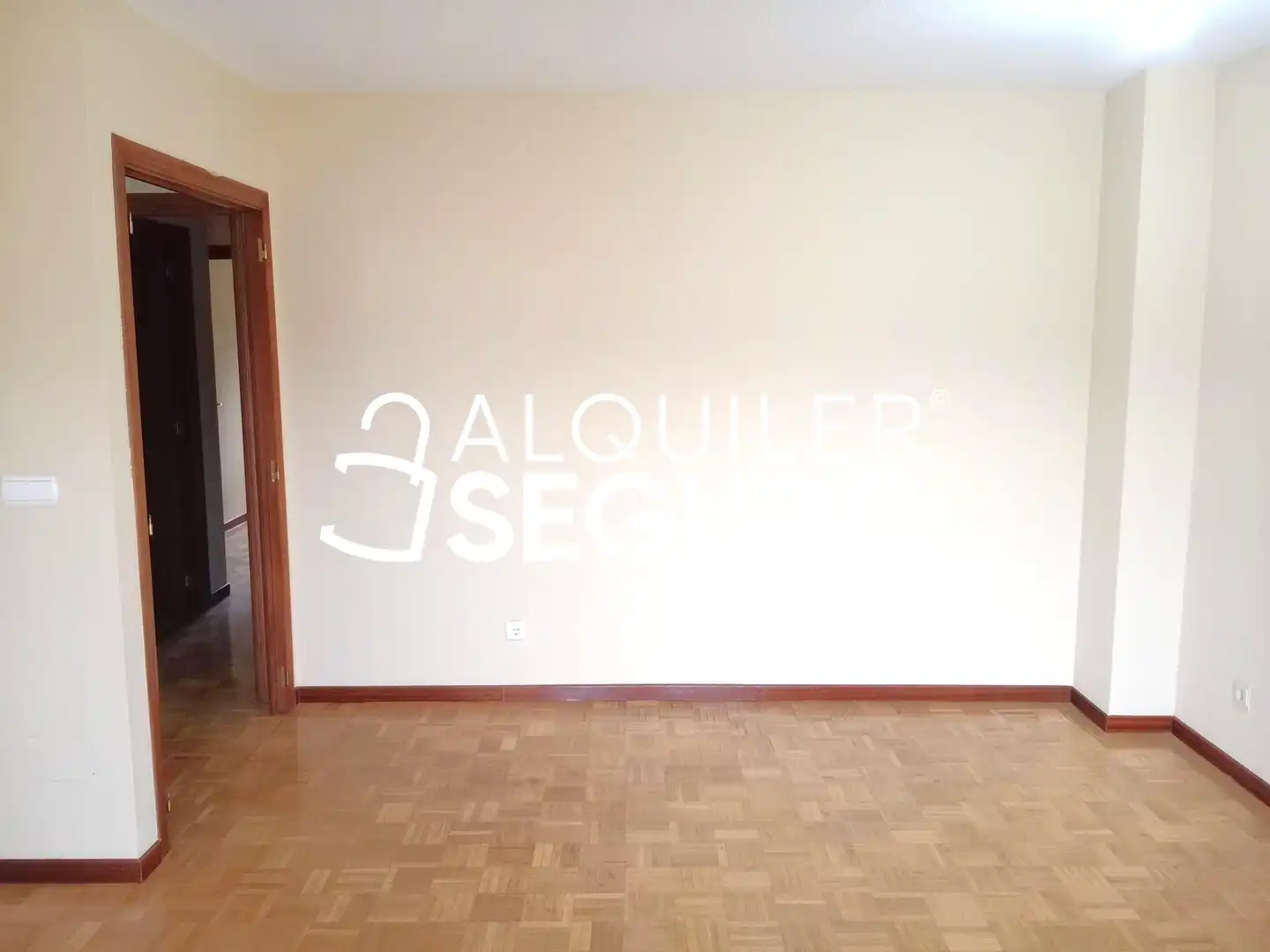 Habitación de Piso de alquiler en Valladolid con Calefacción, Trastero y Piscina