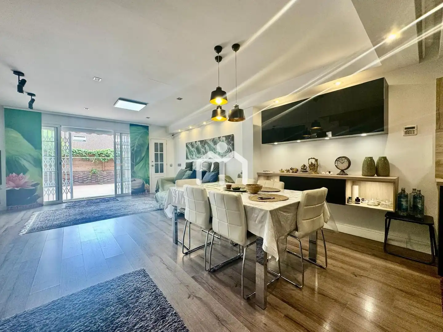 Comedor de Casa o chalet en venta en Badalona con Aire acondicionado, Calefacción y Jardín privado