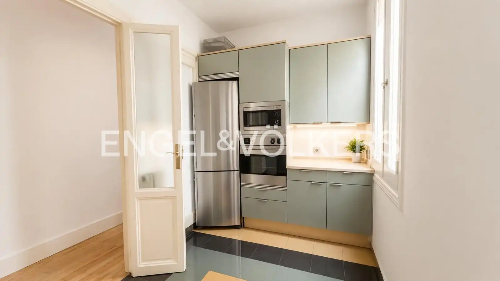Cocina de Apartamento de alquiler en Madrid con Aire acondicionado, Calefacción y Terraza