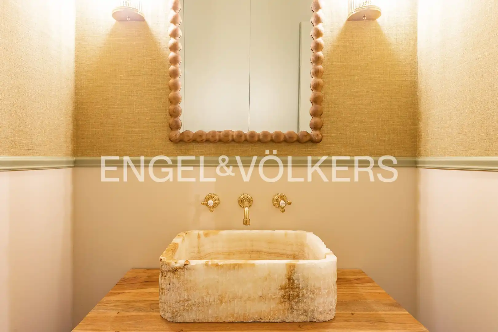 Badezimmer von Wohnung zum Verkauf in Barcelona mit Klimaanlage, Heizung und Parkett
