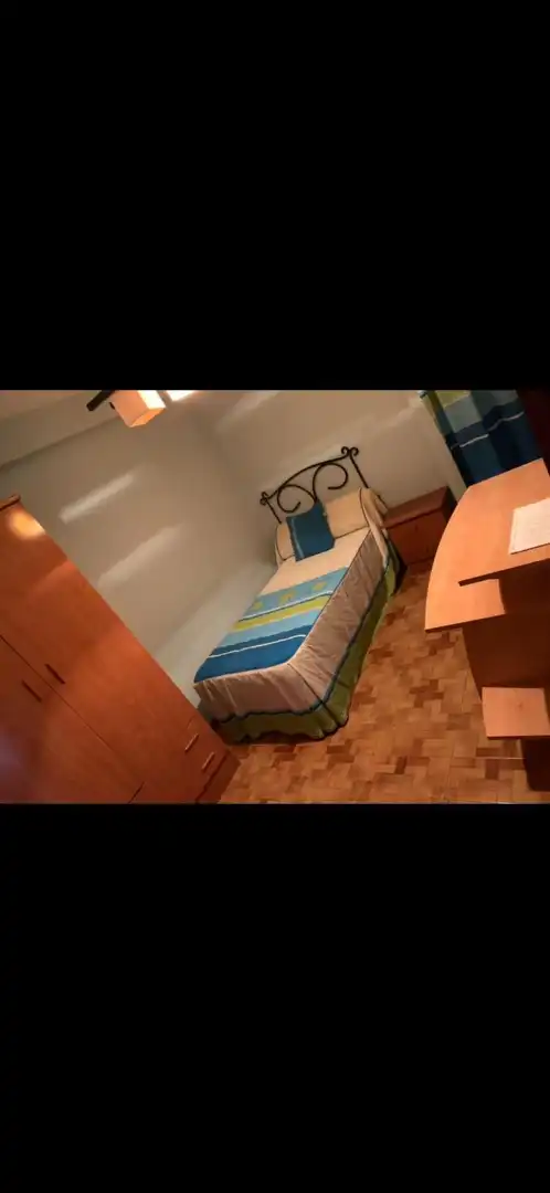 Habitación de Piso de alquiler en Jaén con Aire acondicionado, Calefacción y Amueblado