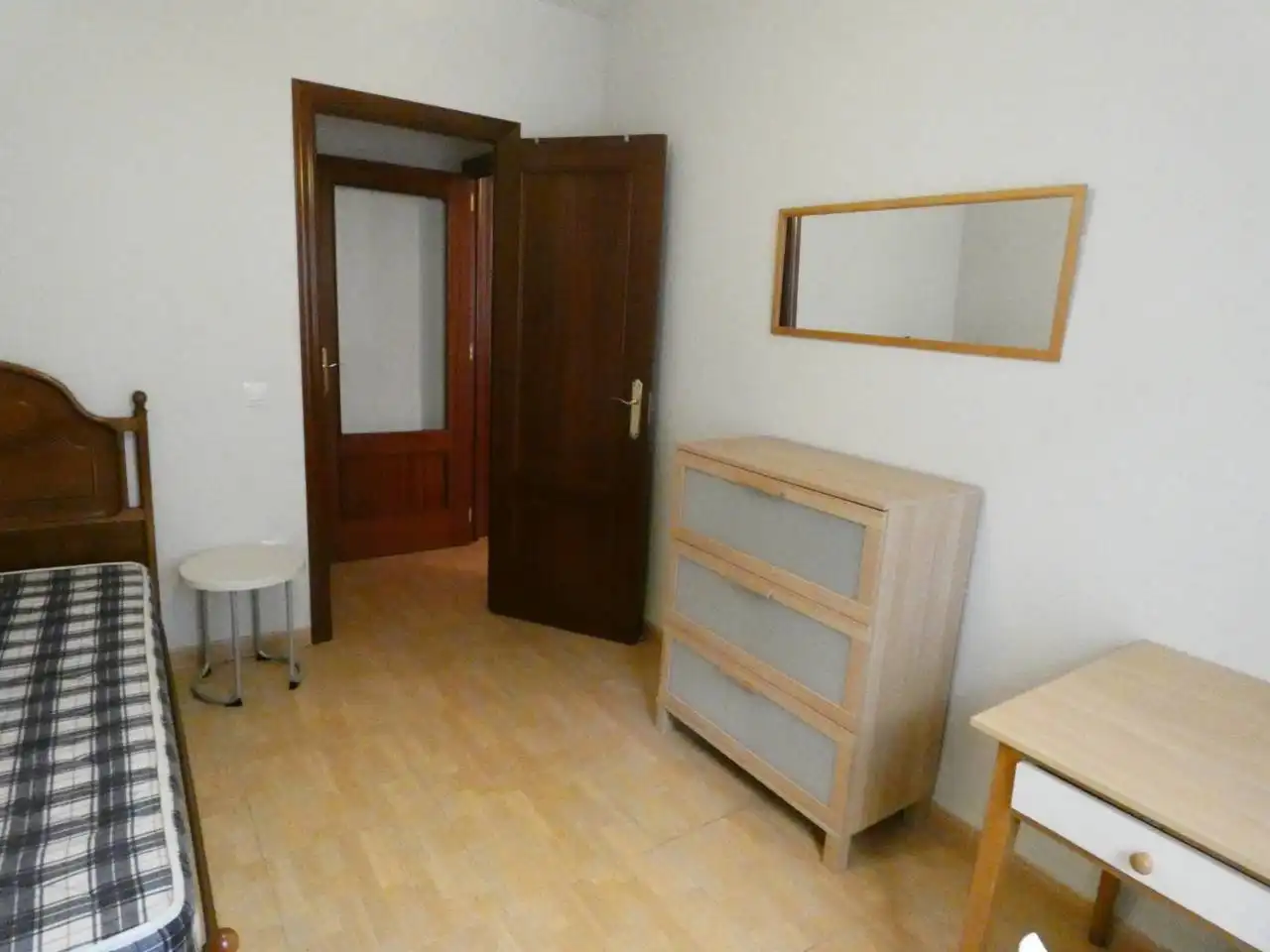 Flat for rent in Calle COVARRUBIAS, Avenida Europa - San Antón