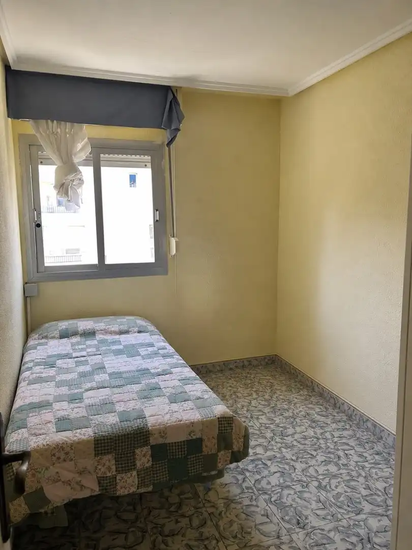 Bedroom of Flat for rent in Valencia  with Air Conditioner, Heating and Furnished