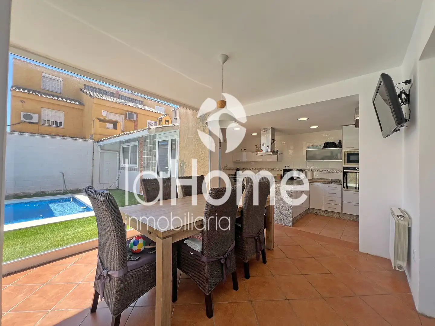 Garden of Houses for sale in La Pobla de Vallbona  with Air Conditioner, Heating and Private garden