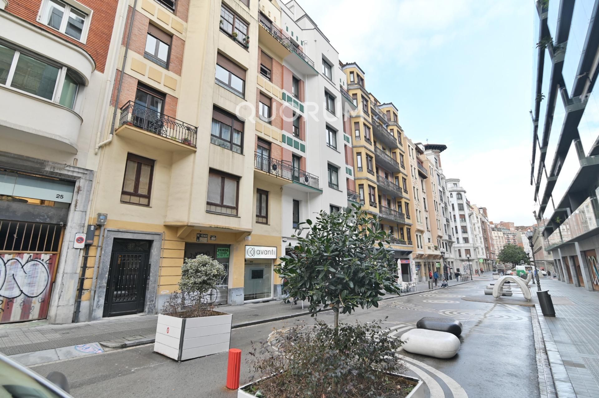 Vista exterior de Piso en venta en Bilbao  con Calefacción