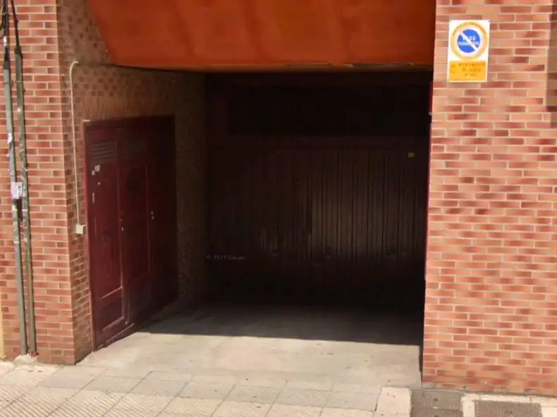Parking de Garaje de alquiler en Oviedo 