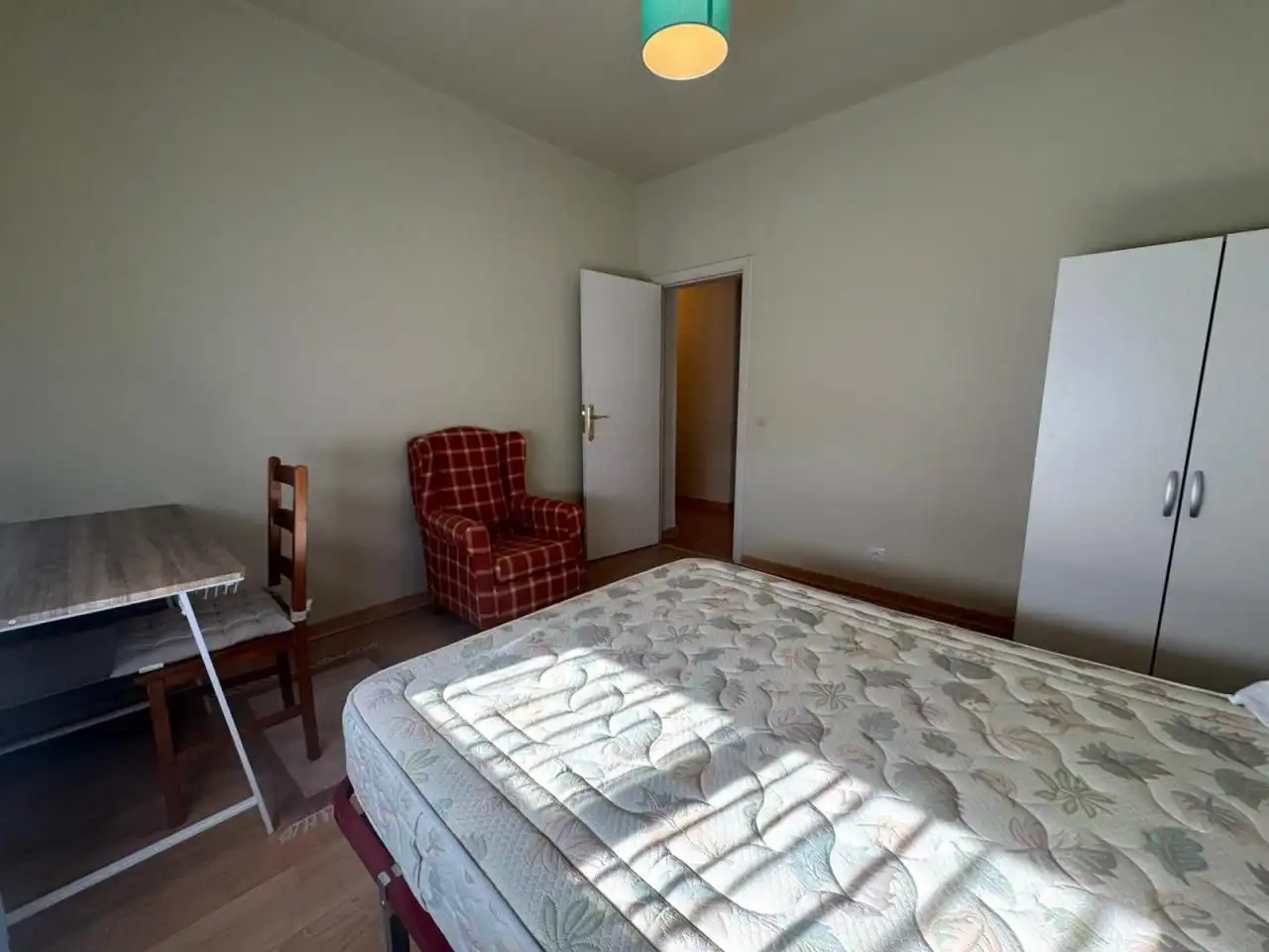 Schlafzimmer von Wohnung zur Miete in Vigo  mit Heizung und Möbliert