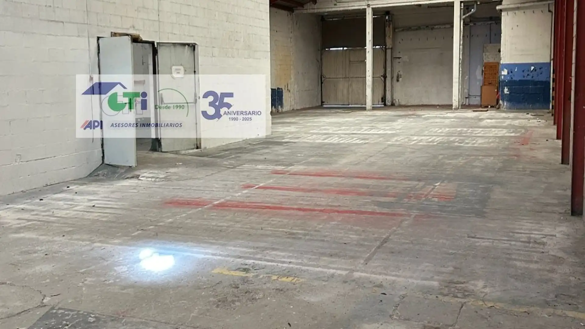 Industrial buildings for sale in Pinseque