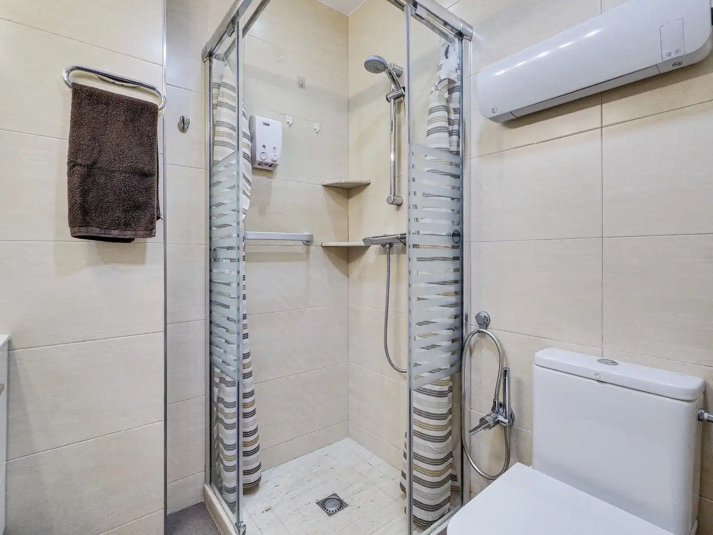 Baño de Piso en venta en Barcelona con Aire acondicionado, Calefacción y Terraza