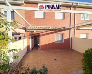 Exterior view of Single-family semi-detached for sale in Ávila Capital  with Terrace