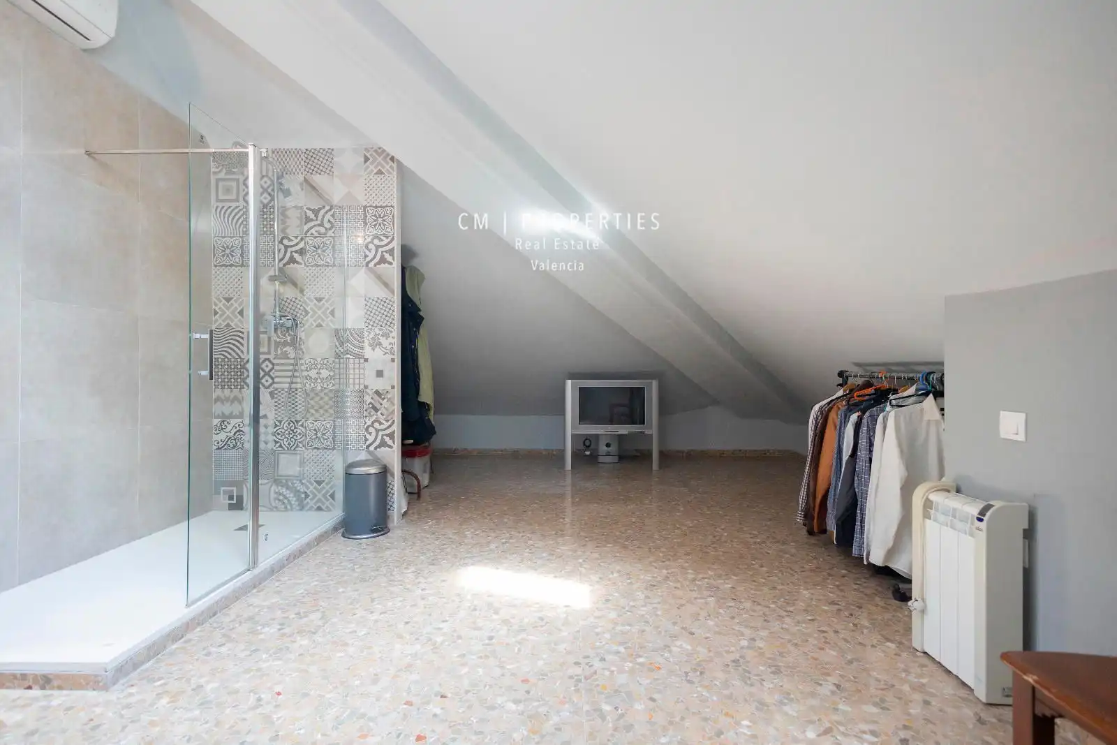 Habitación de Dúplex en venta en Valencia con Aire acondicionado, Terraza y Trastero