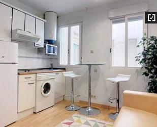 Kitchen of Flat to rent in  Madrid Capital  with Air Conditioner, Heating and Balcony