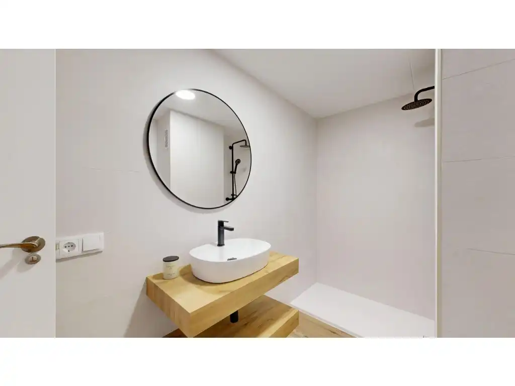 Badezimmer von Wohnung zum Verkauf in Montán