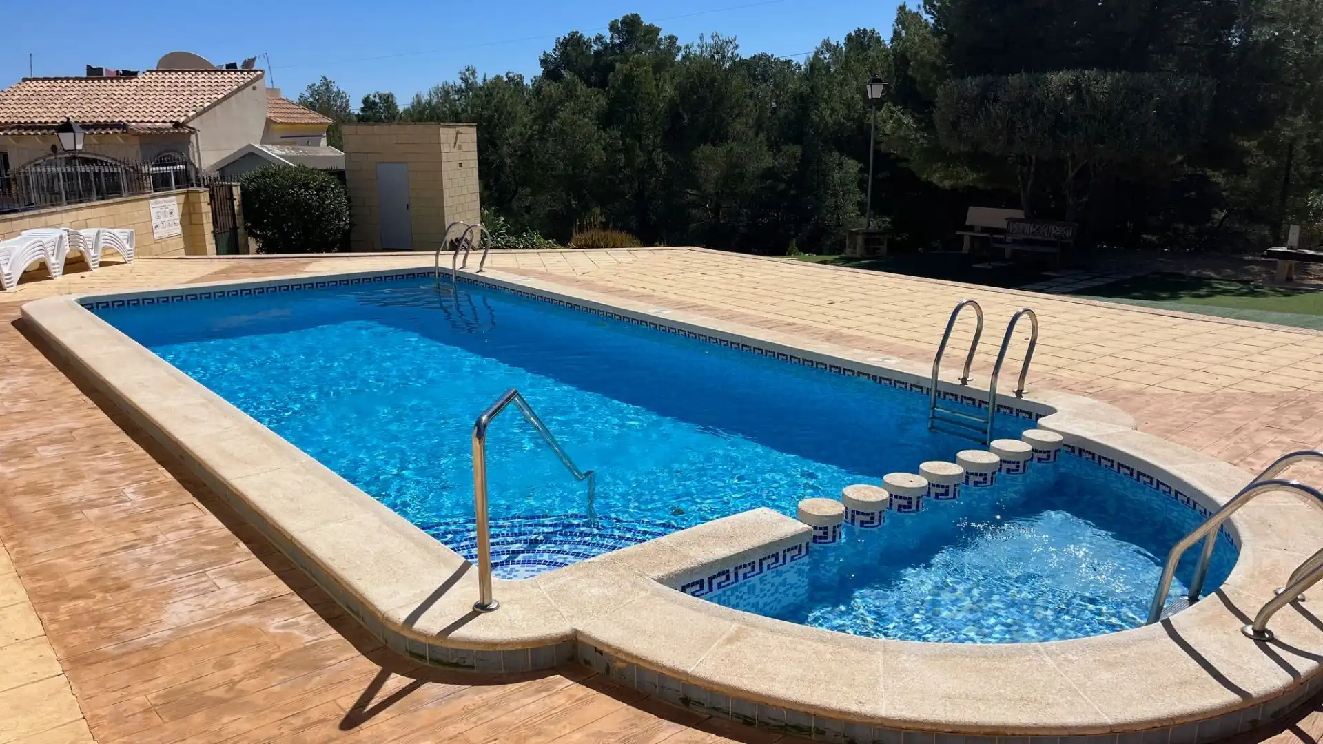 Piscina de Casa o xalet en venda en Polop amb Aire condicionat, Calefacció i Jardí privat