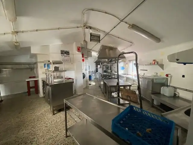 Cocina de Local de alquiler en Oviedo 