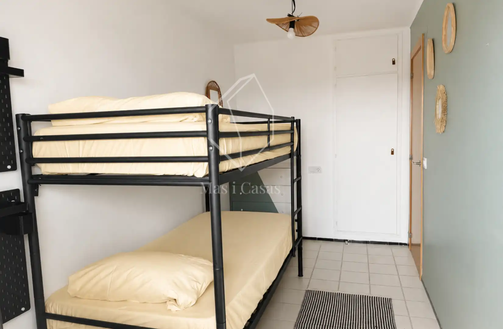 Schlafzimmer von Wohnungen zum Verkauf in Empuriabrava mit Klimaanlage, Terrasse und Möbliert