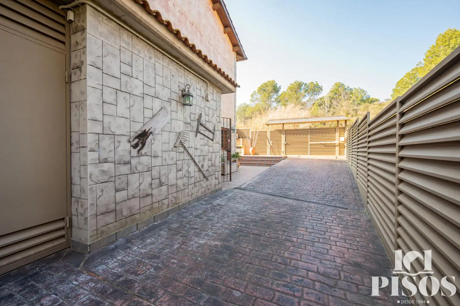 Vista exterior de Casa o chalet en venta en Rubí con Aire acondicionado, Calefacción y Trastero