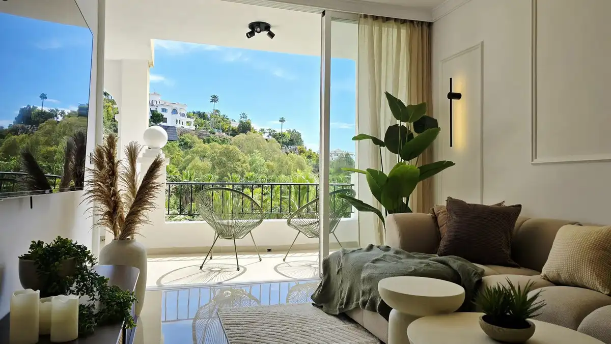 Terrassa de Apartament en venda en Benahavís amb Aire condicionat, Terrassa i Piscina comunitària