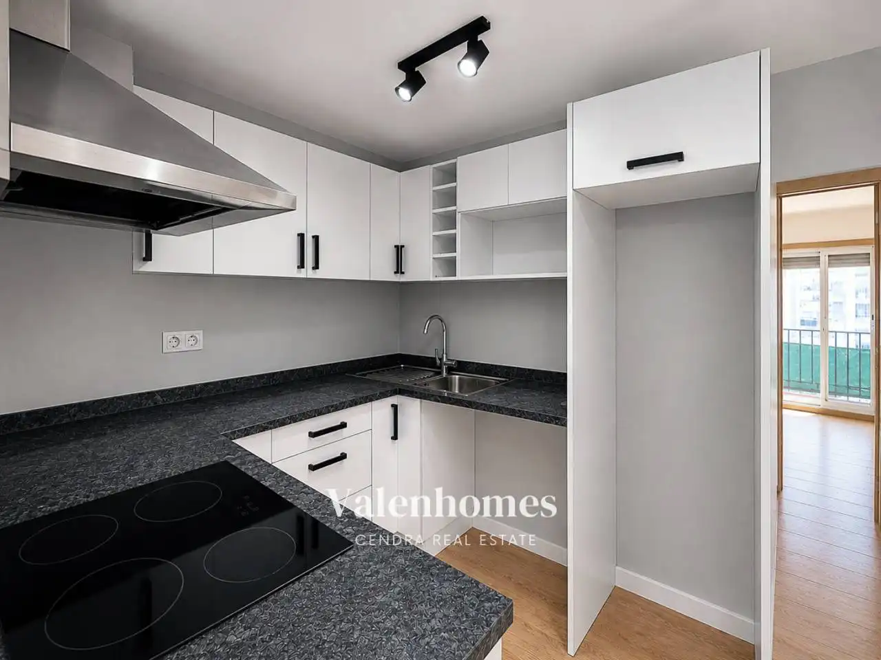 Kitchen of Flat for sale in Sant Celoni  with Parquet flooring and Balcony