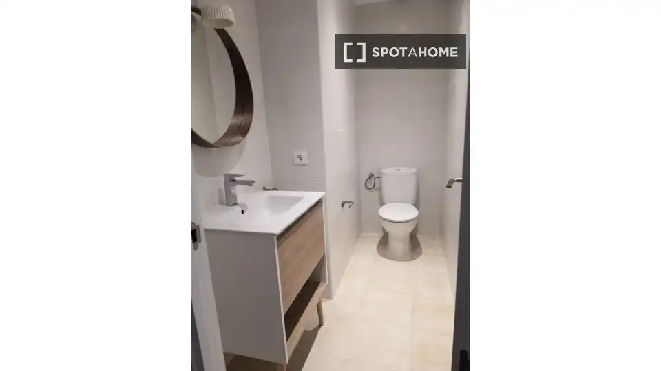 Baño de Piso para compartir en  Palma de Mallorca con Aire acondicionado, Calefacción y Amueblado