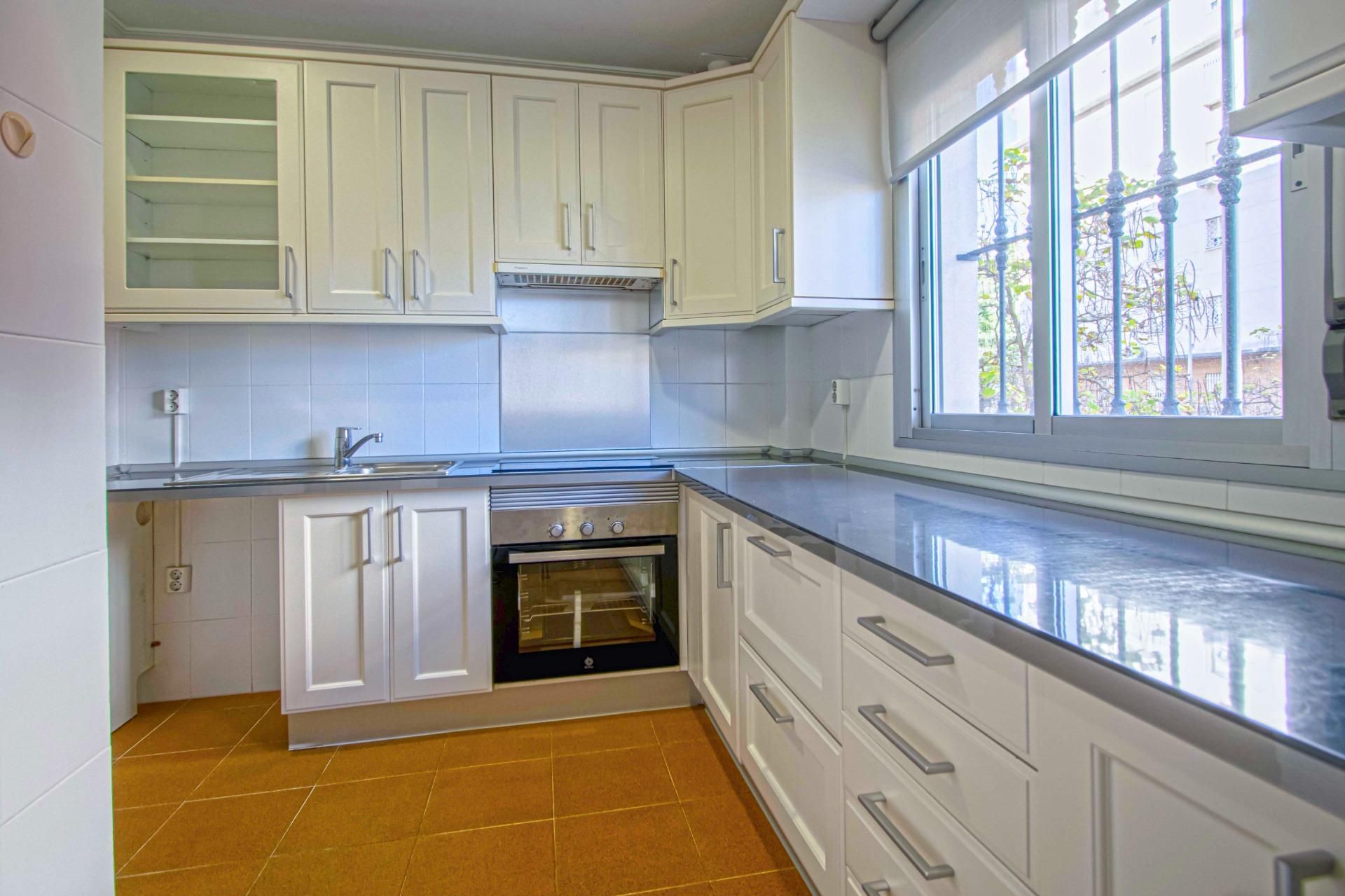 Cuina de Pis en venda en  Sevilla Capital amb Aire condicionat i Terrassa