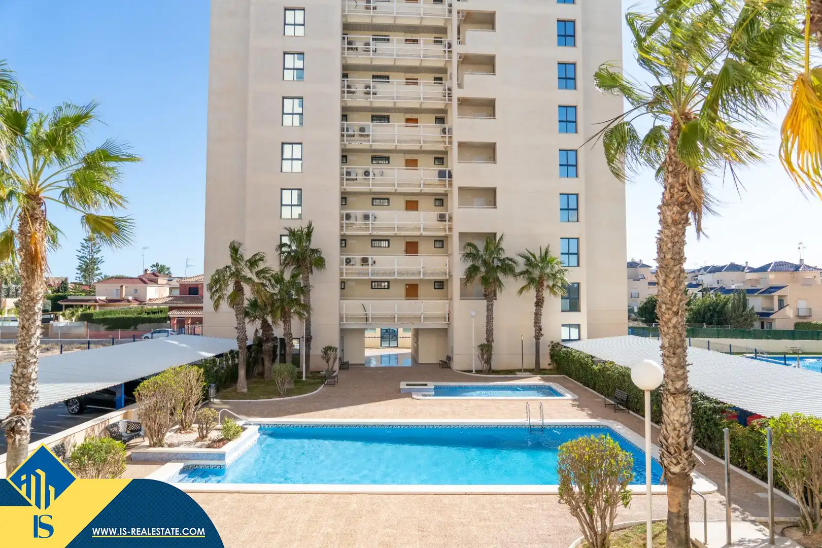 Flat with pool for sale in Playa del Acequión, Náufragos y Rocío del Mar