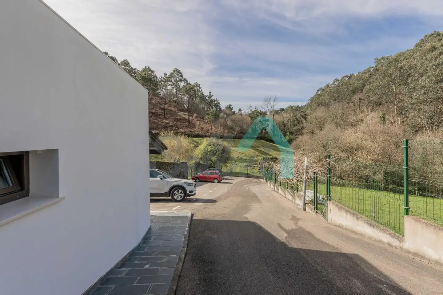 Vista exterior de Casa o xalet en venda en Valdés - Luarca amb Calefacció, Jardí privat i Terrassa