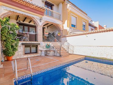 Casa a schiera con balcone in vendita a La Zubia Ciudad