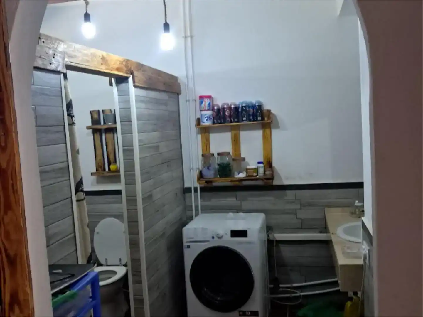 Bany de Pis en venda en Navalmoral de la Mata amb Aire condicionat, Jardí privat i Traster