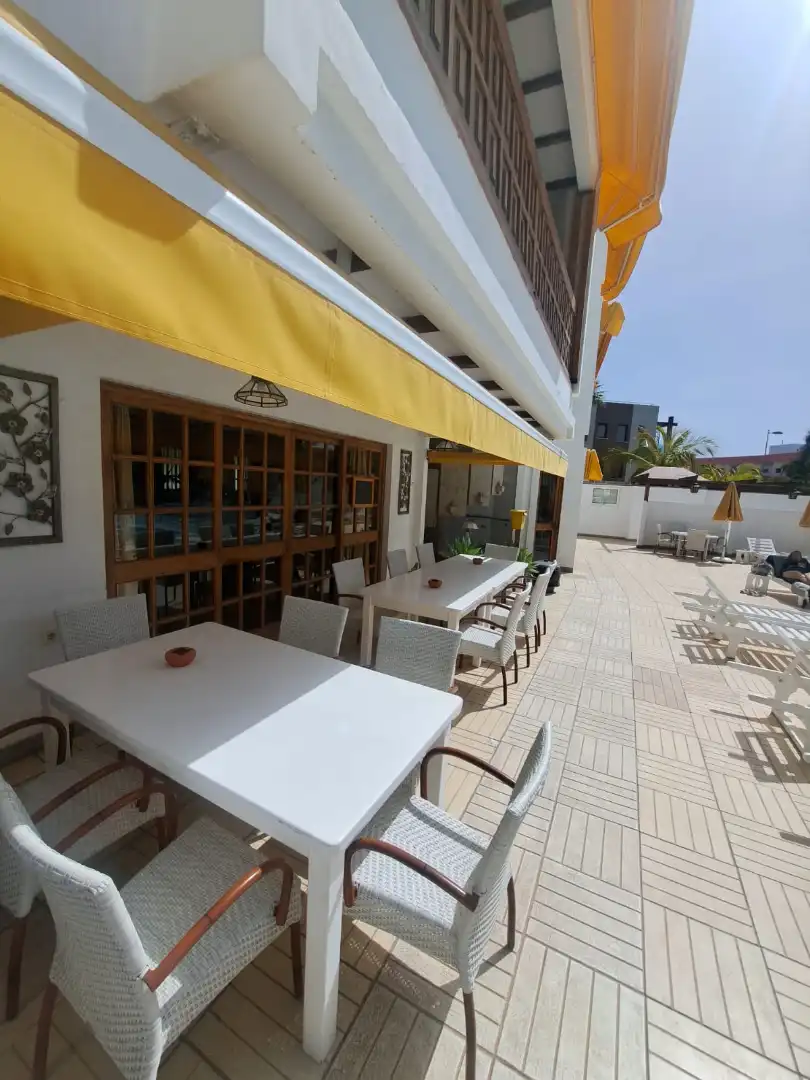 Commercial properties for sale in San Bartolomé de Tirajana  with Air Conditioner, Heating and Terrace