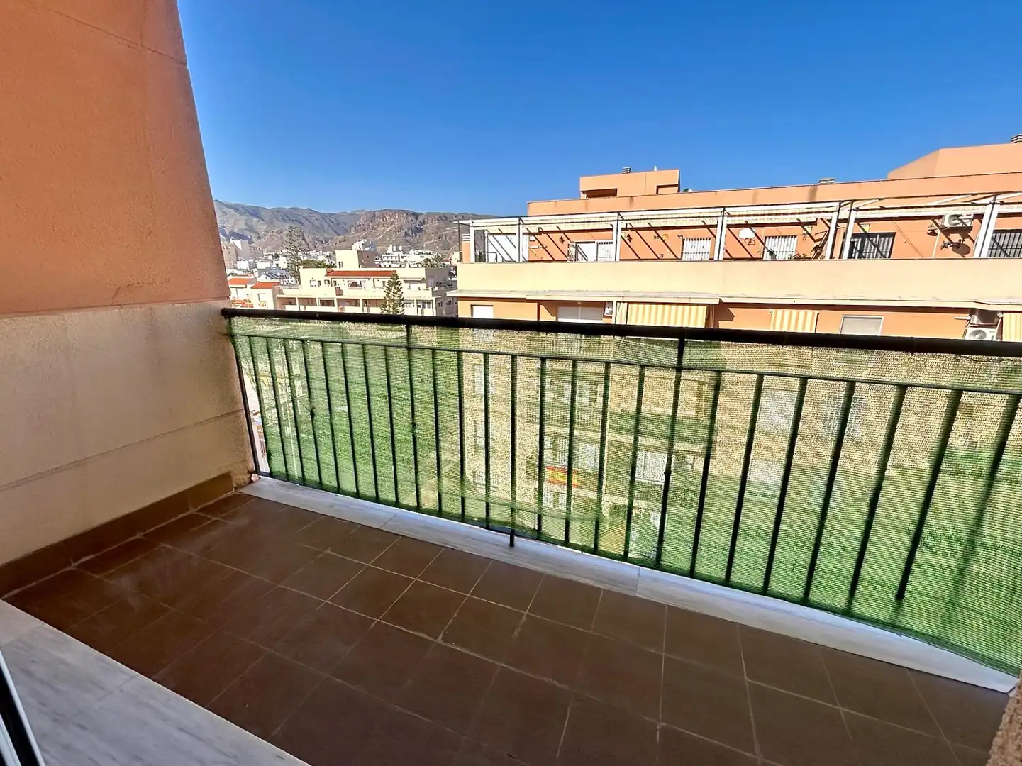 Terrassa de Pis en venda en Roquetas de Mar amb Terrassa, Moblat i Piscina comunitària