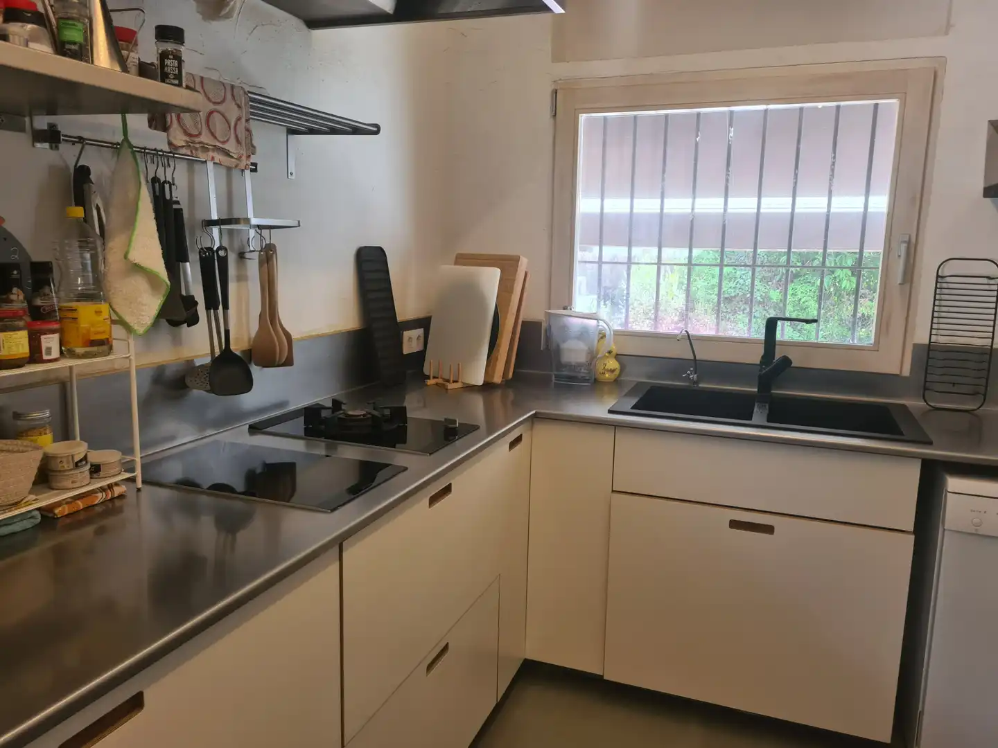 Cuina de Casa o xalet en venda en Sant Cugat del Vallès amb Aire condicionat, Calefacció i Terrassa