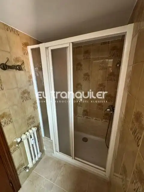 Bany de Pis de lloguer en Madrid amb Aire condicionat, Parquet i Moblat