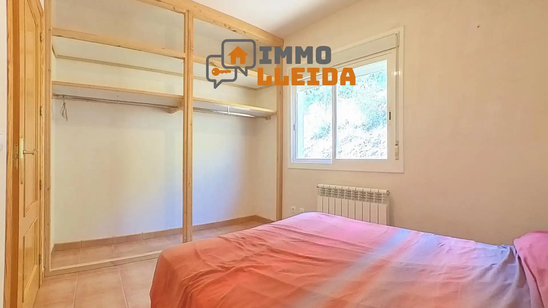 Dormitori de Casa o xalet en venda en Les Avellanes i Santa Linya amb Calefacció, Terrassa i Balcó