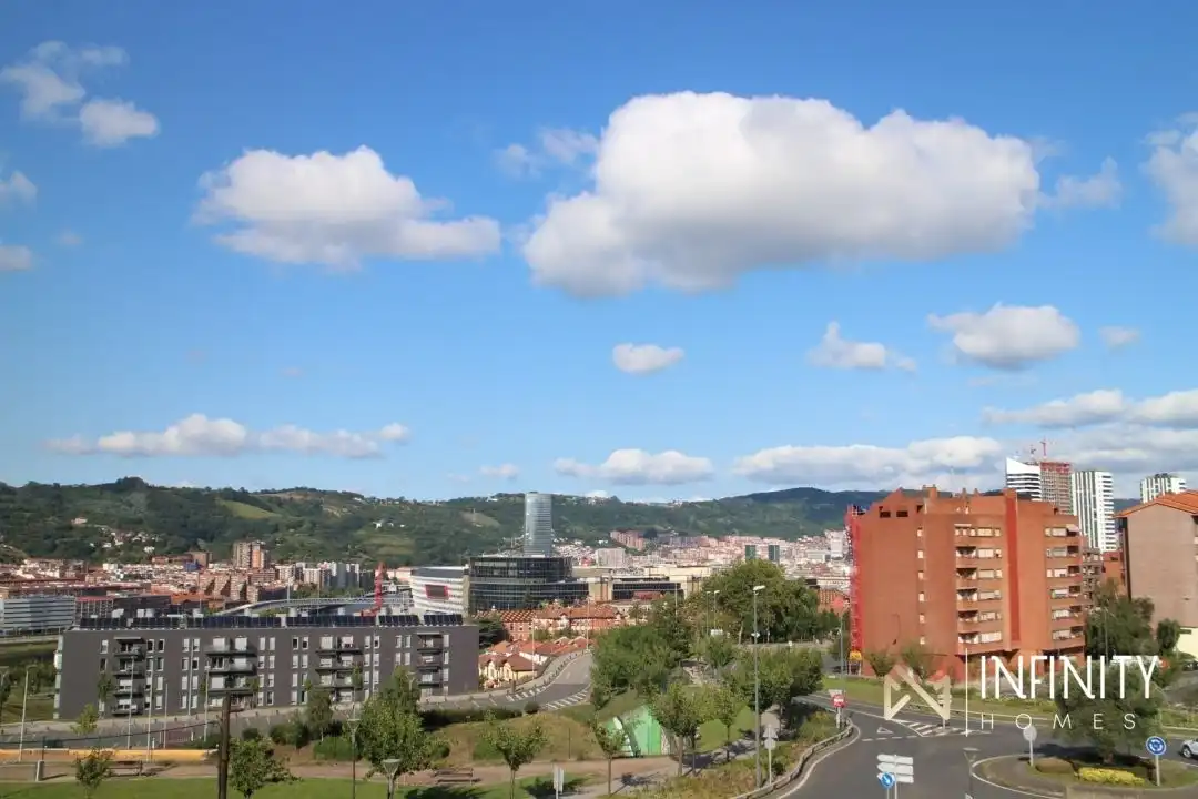 Vista exterior de Piso de alquiler en Bilbao  con Calefacción, Terraza y Balcón