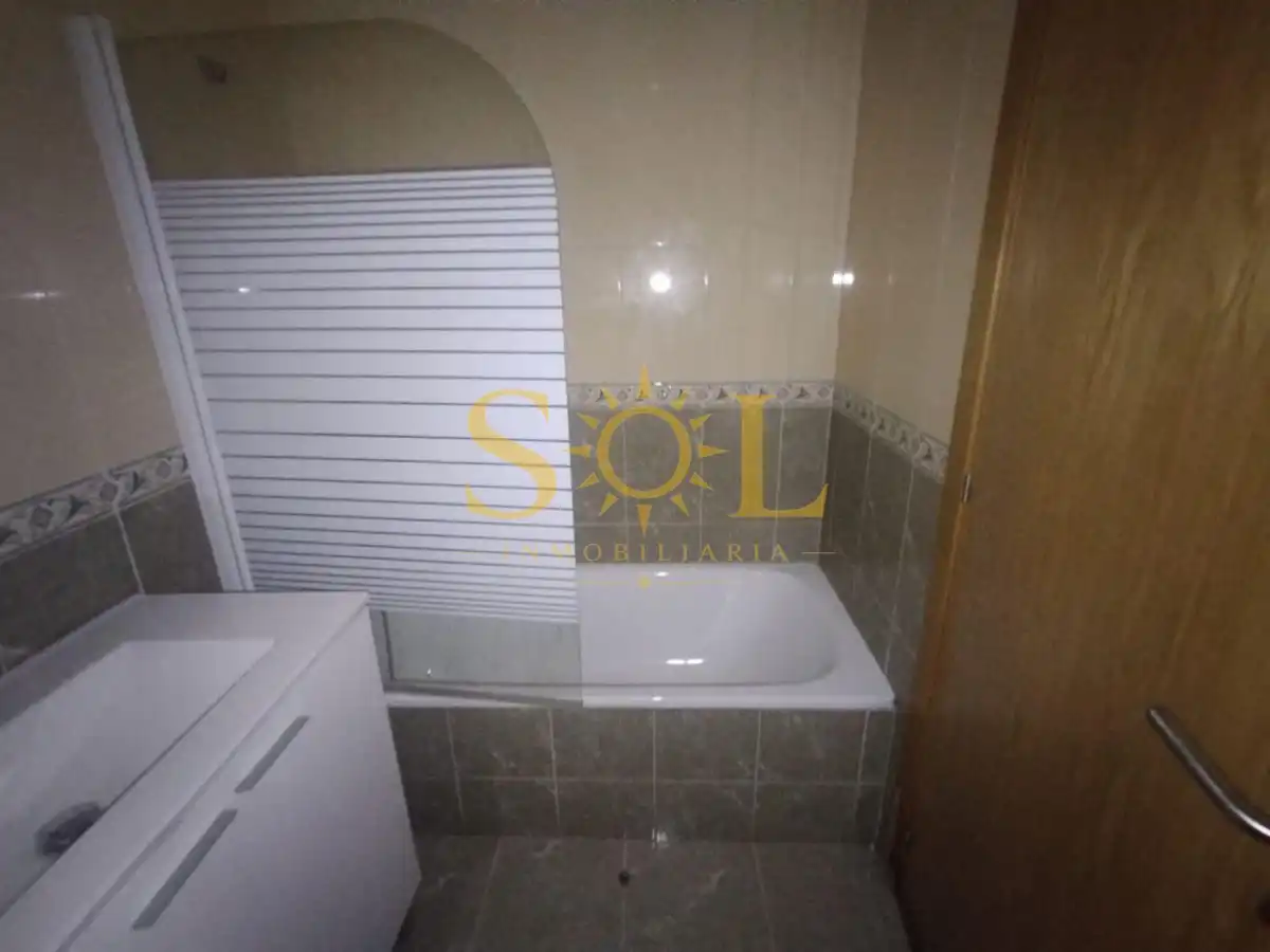 Bathroom of Flat for sale in León Capital   with Heating and Parquet flooring