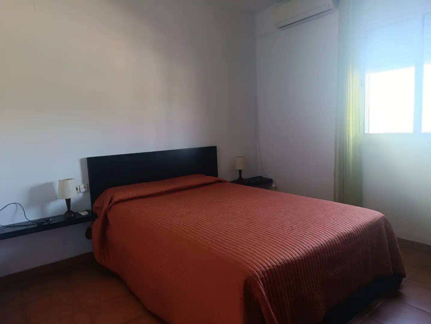 Habitación de Piso de alquiler en Dos Hermanas con Aire acondicionado, Terraza y Amueblado