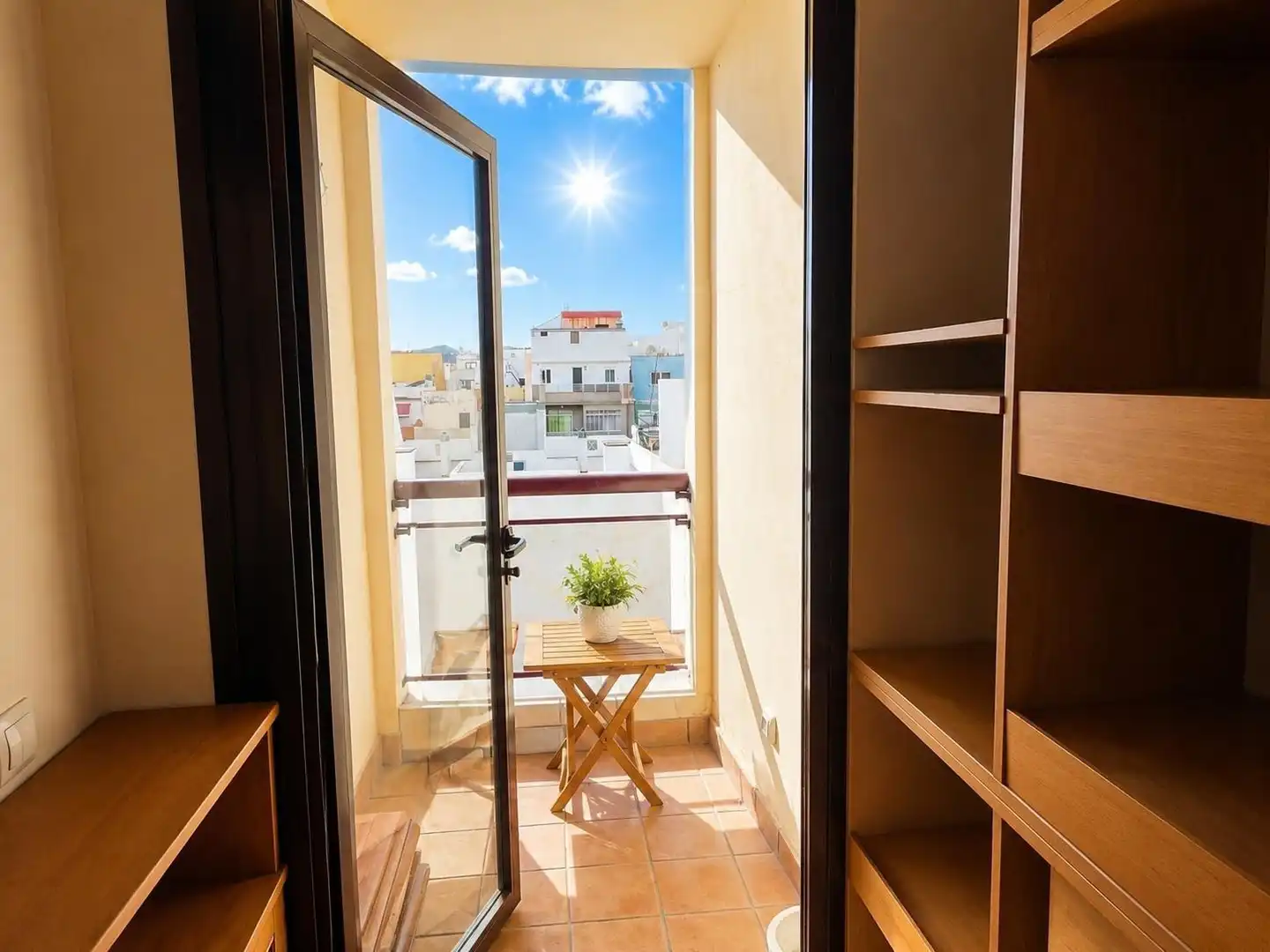 Balcony of Flat for rent in Las Palmas de Gran Canaria  with Air Conditioner, Parquet flooring and Terrace