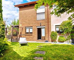 Jardí de Casa o xalet en venda en Sojuela amb Calefacció, Jardí privat i Parquet