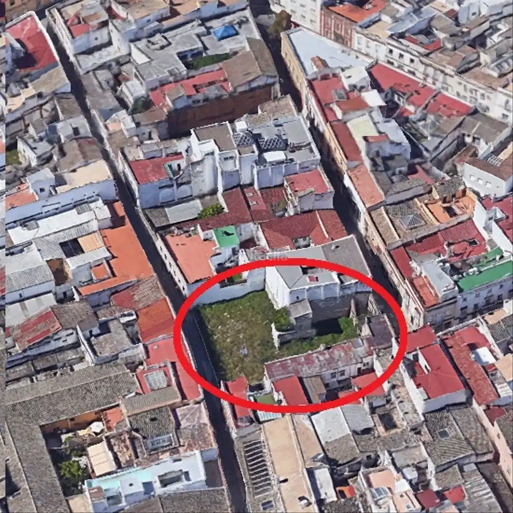 Residential land for sale in Calle Doctrina 10