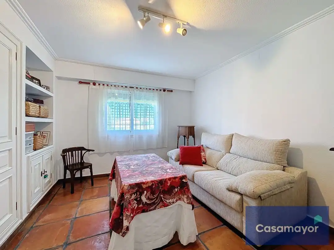 Sala d'estar de Casa o xalet en venda en Alicante / Alacant amb Calefacció, Jardí privat i Terrassa