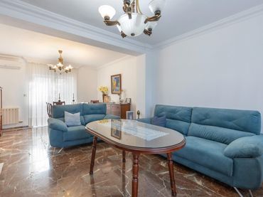 Casa con balcone in vendita a Calle Campo Santo 26