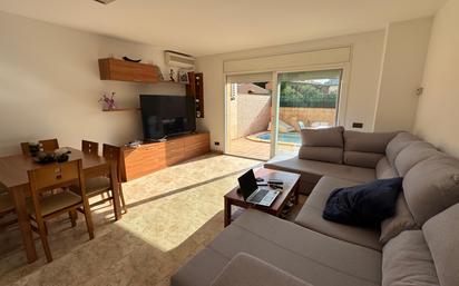 Living room of Single-family semi-detached for sale in Palamós  with Air Conditioner, Terrace and Swimming Pool