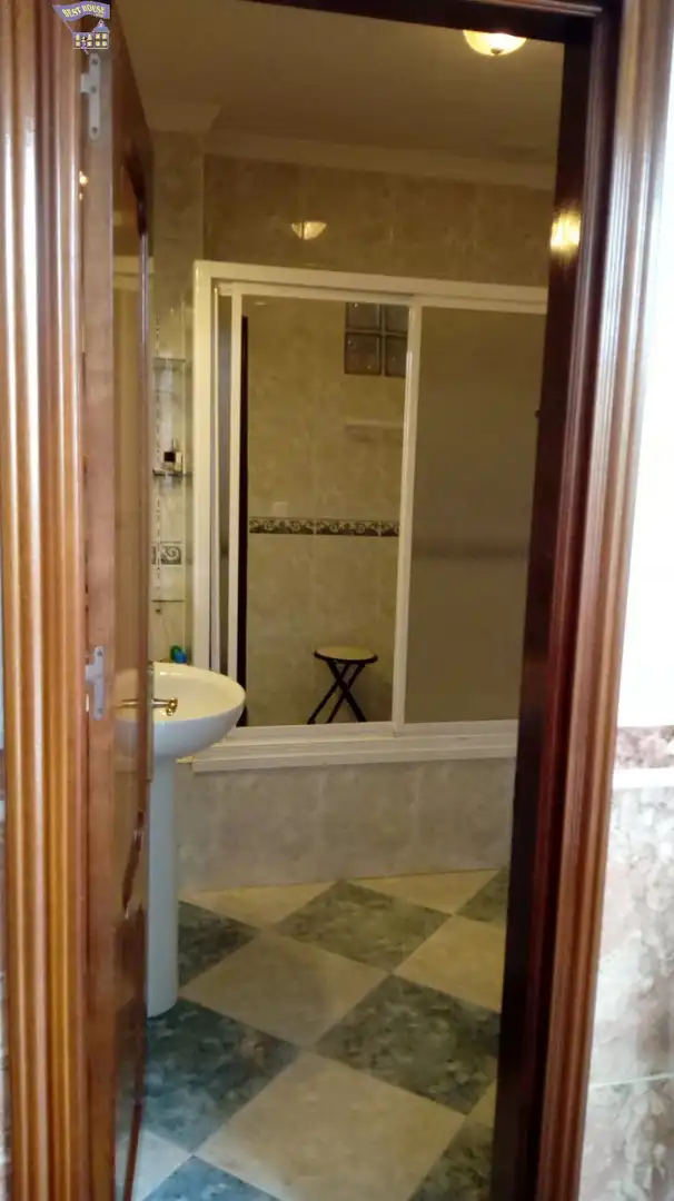 Bany de Casa o xalet en venda en Arcos de la Frontera amb Aire condicionat, Terrassa i Balcó