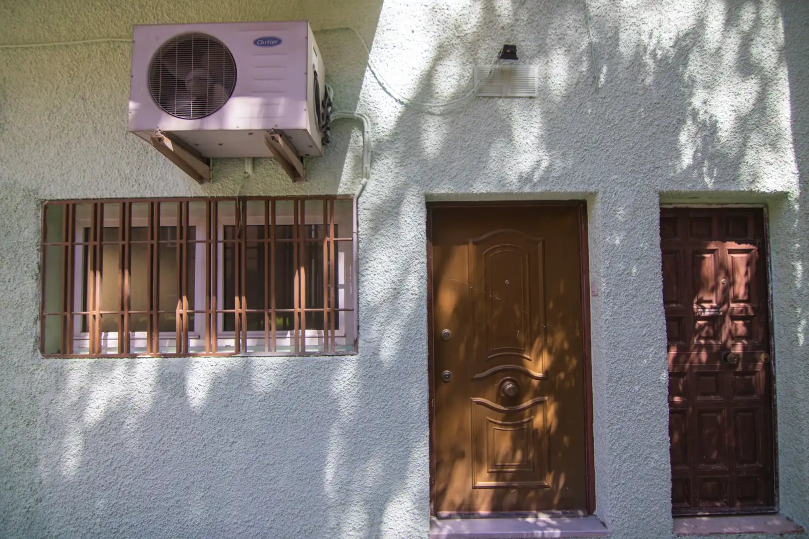 Exterior view of Commercial properties for rent in Madrid  with Air Conditioner